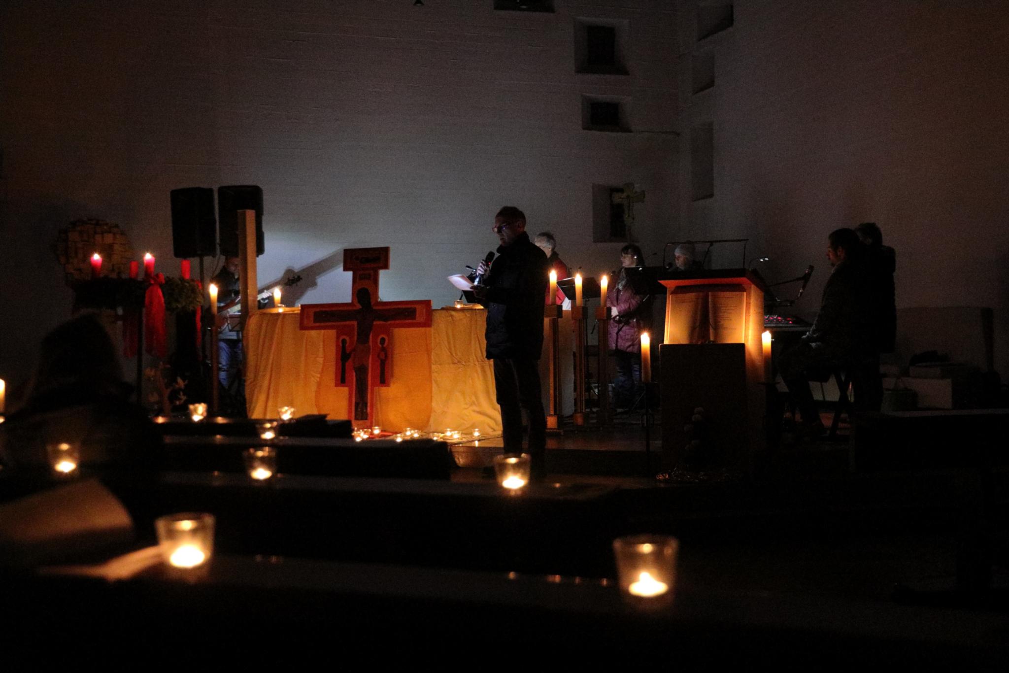 Taizeé Andacht am 9.12.2022 in St. Josef